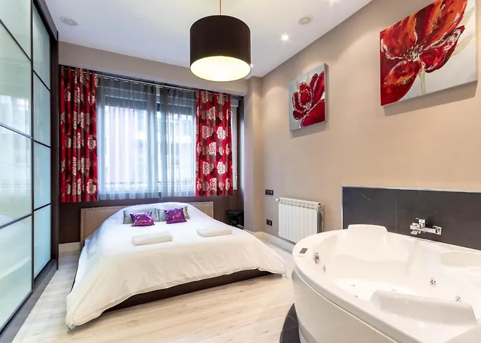 Bilbao Volantin II With Jacuzzi By Aston Rentals